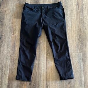 Men’s Lulemon Black Slim Fit Pants